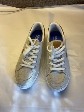 KEDS NWT Canvas Sneakers 9